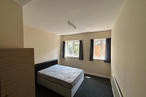 2 bedroom flat to rent, Goodson Road, Harlesden, London, NW10