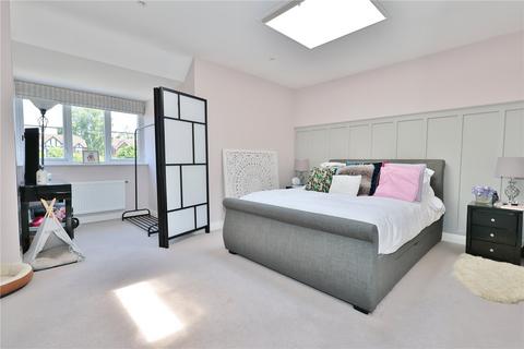 2 bedroom apartment for sale, Hereford Close, Knaphill, Woking, Surrey, GU21