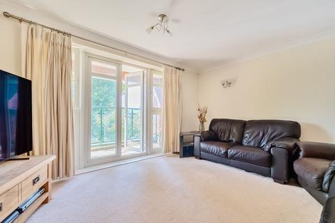 3 bedroom flat for sale, Broyle Road, Chichester, PO19