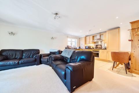 3 bedroom flat for sale, Broyle Road, Chichester, PO19