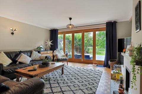 6 Dodds Mead, Haslingfield, Cambridge, CB23 1LD
