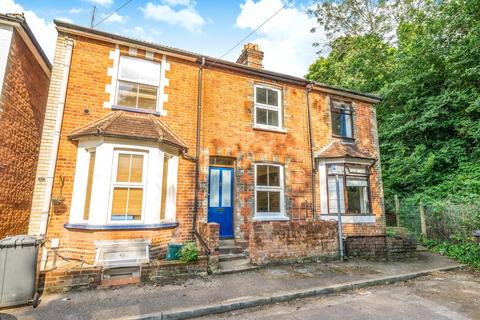 3 bedroom terraced house for sale, Sycamore Road, Guildford, GU1