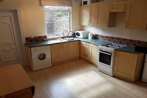 3 bedroom end of terrace house to rent, St Thomas Road, Crookes, Sheffield, S10