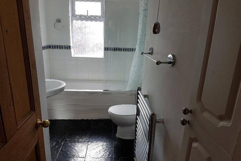 3 bedroom end of terrace house to rent, St Thomas Road, Crookes, Sheffield, S10