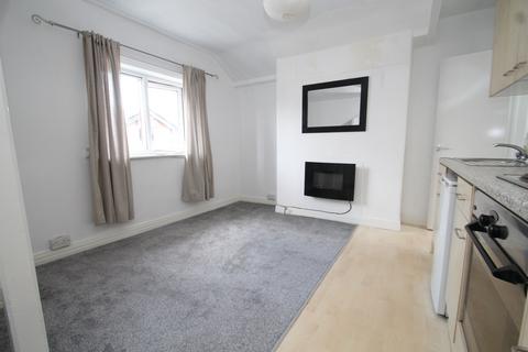 1 bedroom flat to rent, Hawthorn View, Leeds, West Yorkshire, LS7