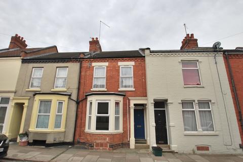 3 bedroom terraced house to rent, Allen Road, Northampton NN1