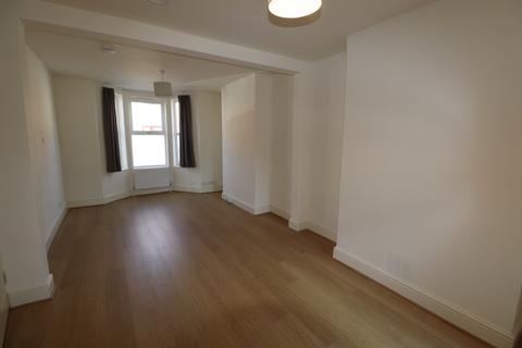 3 bedroom terraced house to rent, Allen Road, Northampton NN1