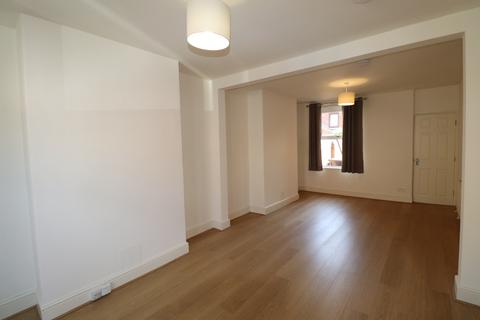 3 bedroom terraced house to rent, Allen Road, Northampton NN1
