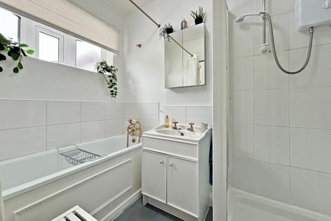 25 Ronald Close, Beckenham, BR3 3HX