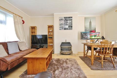 3 bedroom maisonette to rent, Hadrian Way, Staines-upon-Thames, Surrey, TW19