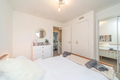 2 bedroom terraced house to rent, Gilberstoun Wynd, Brunstane, Edinburgh, EH15