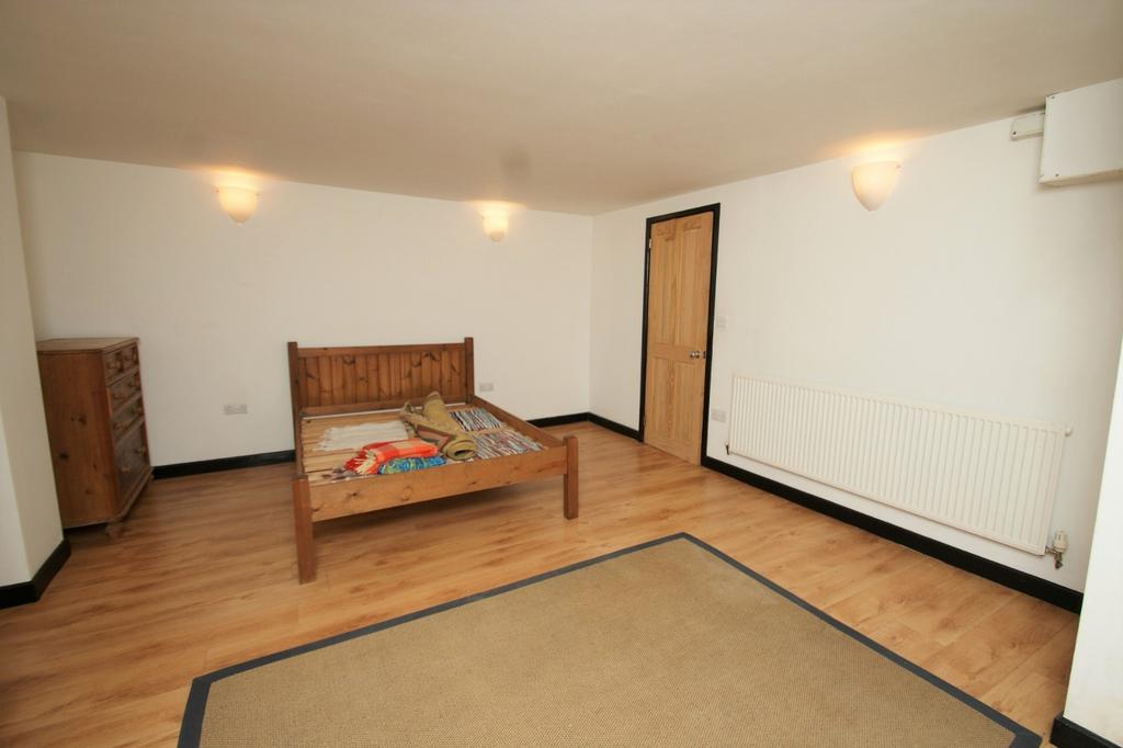Apartment in West Yorkshire - More