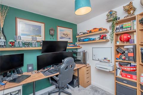 16 Bierley View, Bradford, BD4 6HP