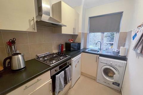 2a Loring Road, Isleworth, TW7 6QA