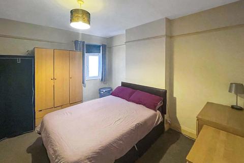 2a Loring Road, Isleworth, TW7 6QA