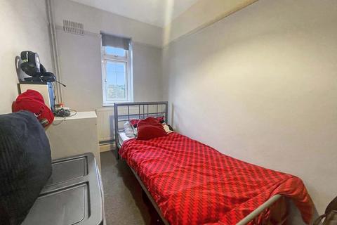 2a Loring Road, Isleworth, TW7 6QA