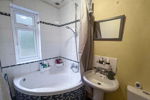 2a Loring Road, Isleworth, TW7 6QA