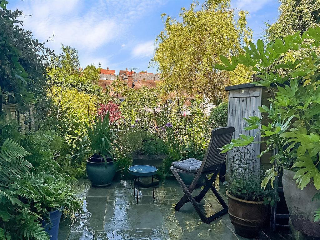 External Garden T