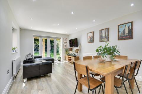 6 bedroom detached house for sale, The Avenue, Brentwood, CM13