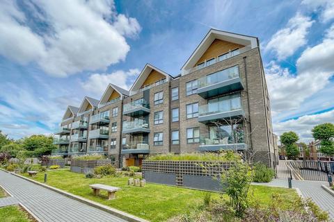 1 bedroom flat for sale, Antoinette Close, Kingston, KINGSTON UPON THAMES, KT1