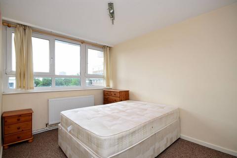 4 bedroom flat to rent, Yelverton Road, Battersea, London, SW11