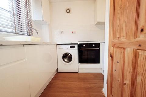 1 bedroom flat to rent, Frobisher Road, Erith, Kent