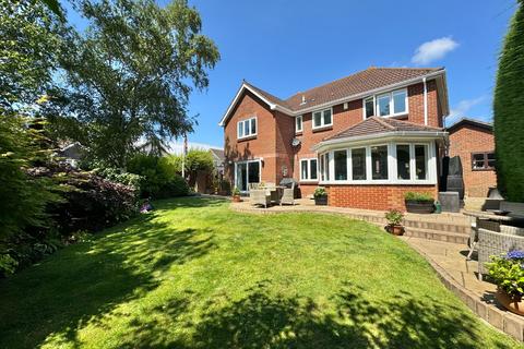 4 bedroom detached house for sale, Marken Close, Locks Heath