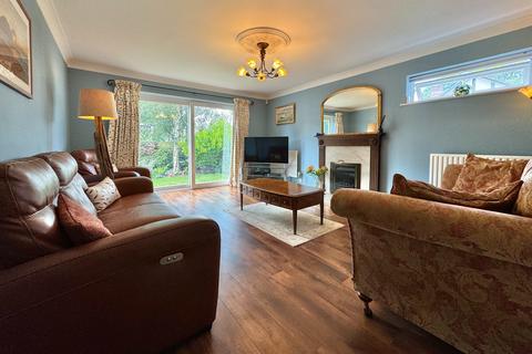 4 bedroom detached house for sale, Marken Close, Locks Heath