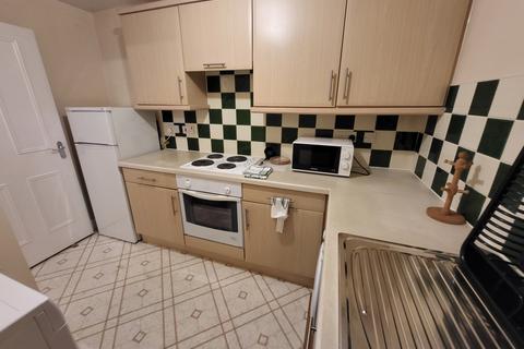 3 bedroom flat to rent, The Lowry, White Oak Road, Fallowfield, Manchester. M14 6WT.