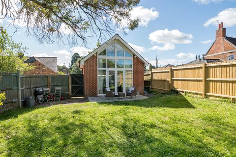 2 bedroom bungalow for sale, Main Road, Otterbourne, Winchester, Hampshire, SO21