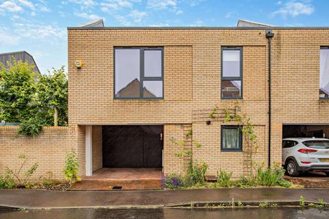 3 bedroom semi-detached house to rent, Chalkwells Way, Trumpington, Cambridge, Cambridgeshire, CB2