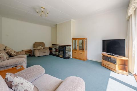 2 bedroom property for sale, Wyburns Avenue, Rayleigh SS6