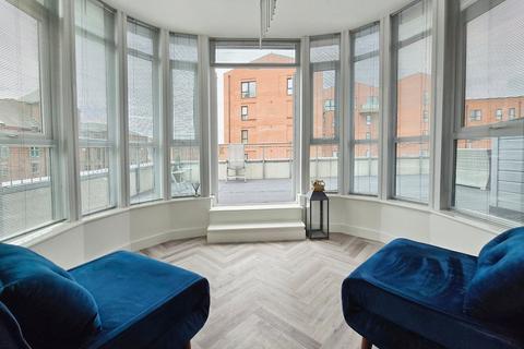 2 bedroom flat for sale, Shot Tower Close, Chester, Cheshire, CH1