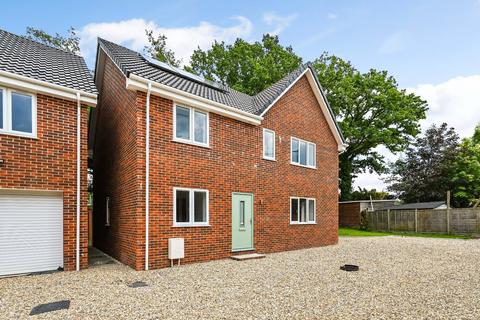 5 bedroom detached house for sale, Primula Road, Bordon, Hampshire