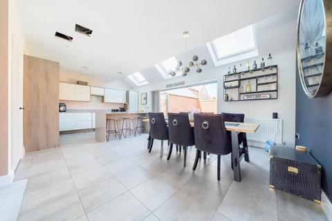 4 bedroom detached house for sale, Upper Heyford,  Oxfordshire,  OX25