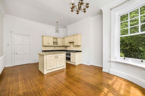 3 bedroom flat to rent, Manor Park, Chislehurst BR7