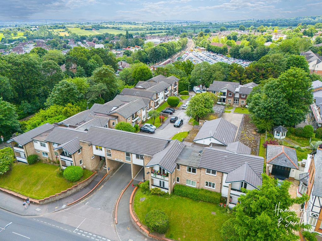 Cedar Court, Epping CM16 1 bed flat for sale £225,000