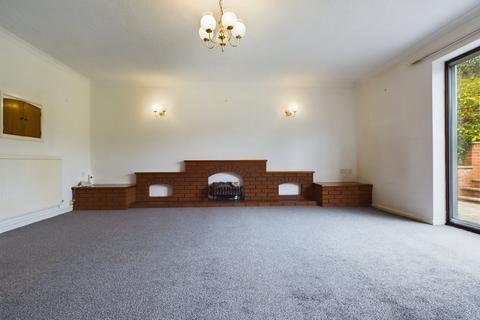 3 bedroom bungalow for sale, The Hawthorns, Lydney