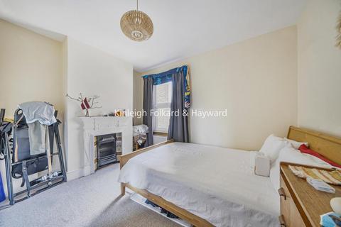 2 bedroom flat for sale, Alexandra Park Road, London