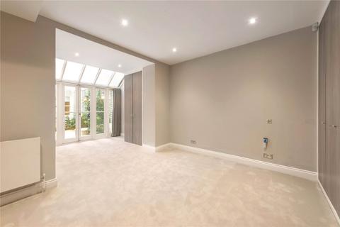 Flat 1, 2 Warwick Square, London, SW1V 2AA