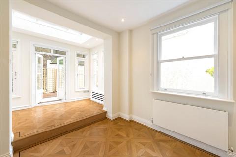 Flat 1, 2 Warwick Square, London, SW1V 2AA