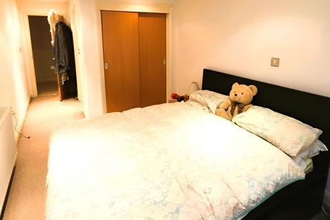 2 bedroom flat for sale, Derby Road, Nottingham NG7