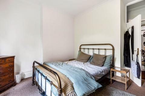 1 bedroom apartment to rent, Thurlow Park Road London SE21