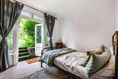 1 bedroom apartment to rent, Thurlow Park Road London SE21