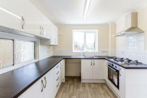 3 bedroom semi-detached house to rent, Greys Road, Merriott