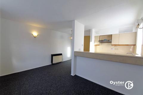 1 bedroom flat to rent, Maltby Drive, Enfield, EN1