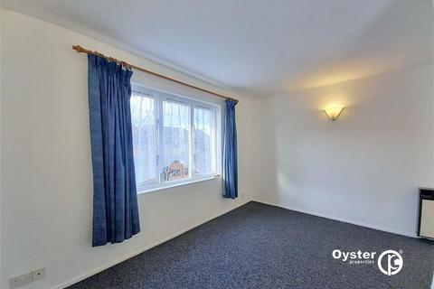 1 bedroom flat to rent, Maltby Drive, Enfield, EN1