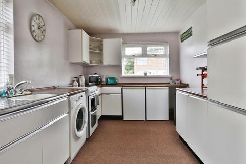 2 bedroom semi-detached bungalow for sale, St. Marys Drive, Hedon, Hull, HU12 8NG