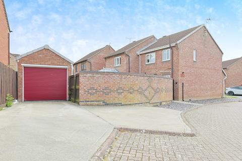 3 bedroom semi-detached house for sale, Southfield Close, Driffield, YO25 5YU