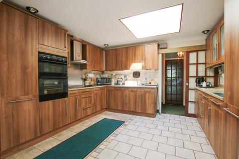 4 bedroom detached bungalow for sale, Kiln Ride, Finchampstead, Wokingham, RG40